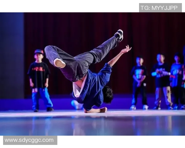 杭州街舞队在全国运动街舞力量排行榜中荣获第四名展现出色实力与风采