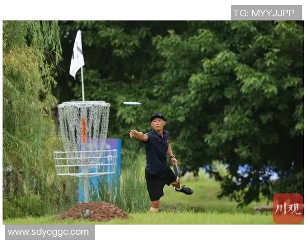 运动飞盘战术解析成都飞盘队如何实现中路突破与体育发展